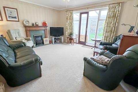 3 bedroom detached bungalow for sale, Mendip Drive, Frome