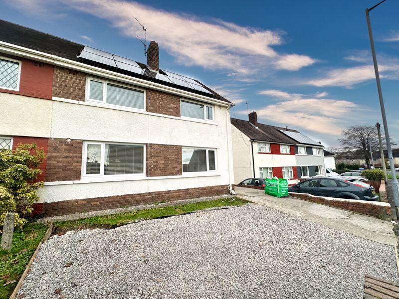 Llygad Yr Haul, Caewern, Neath, SA10 7SR 3 bed semidetached house for