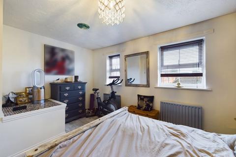41 Fyfield Drive, South Ockendon, RM15 5QE