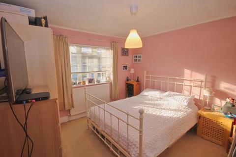 3 bedroom semi-detached house for sale - Ravenor Park Road, Greenford
