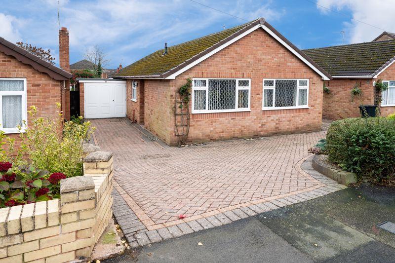 Kingswood Road, Kingswinford 3 bed detached bungalow for sale £295,000