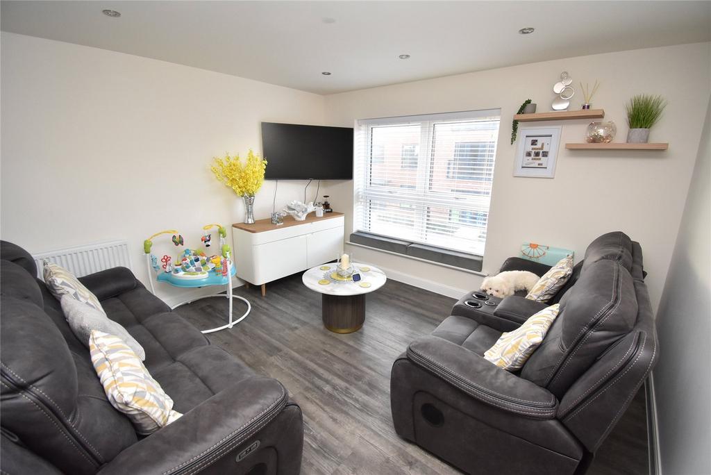Box Crescent, Houghton Regis... 2 bed detached house for sale £280,000