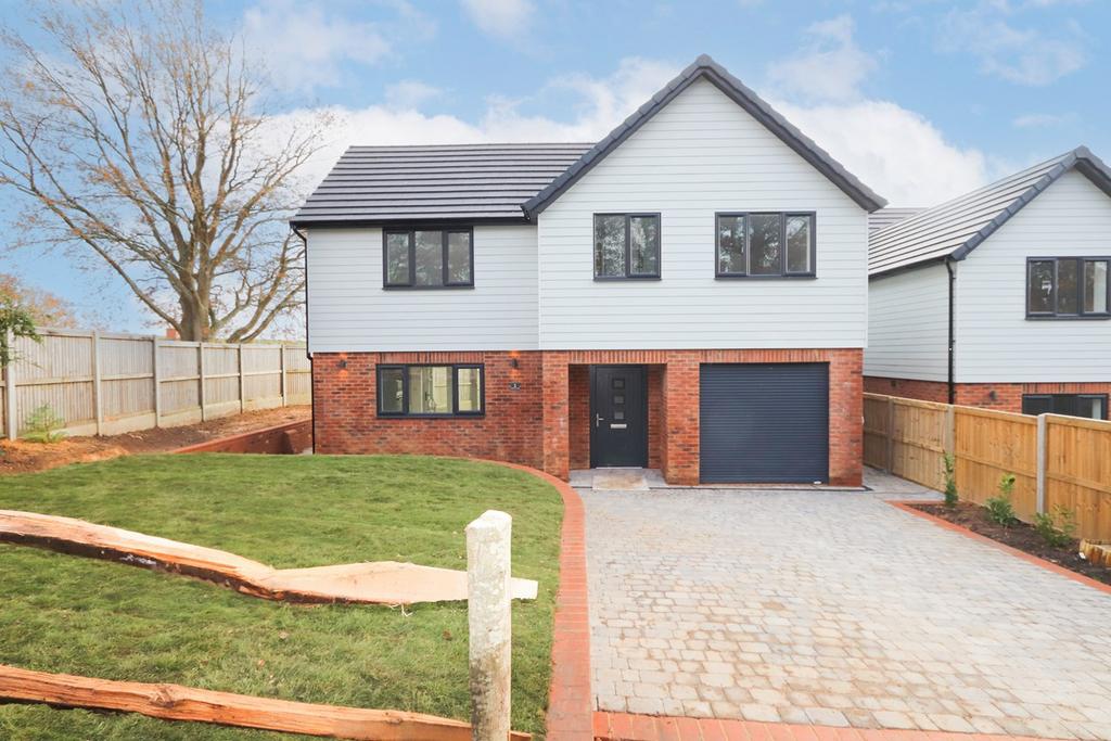 Hailsham Road, Herstmonceux, BN27 4 bed detached house for sale £599,950