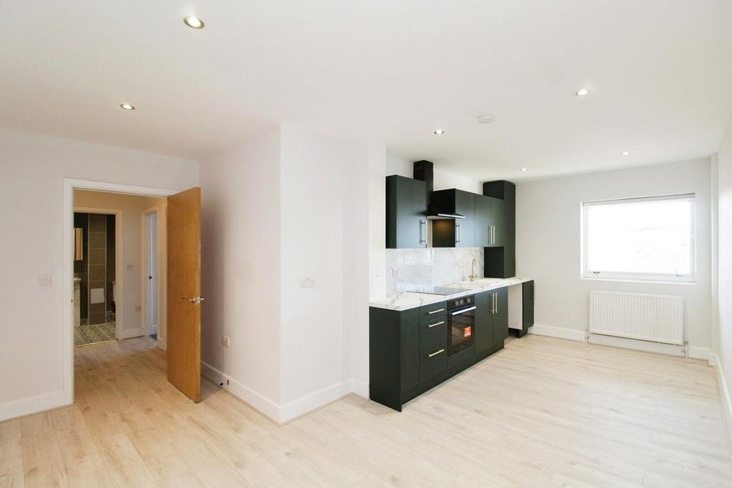 390398 Balfour House, ILFORD, IG1 2 bed flat for sale £230,000