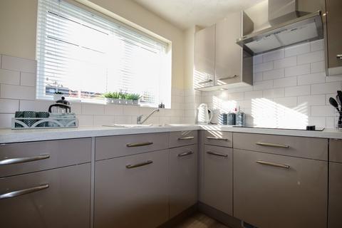 1 bedroom apartment for sale - North Close, Lymington, SO41