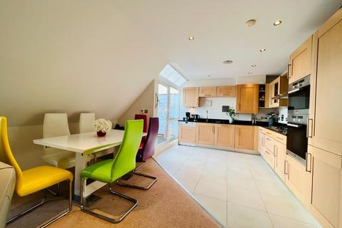 2 bedroom penthouse for sale - Seabrook Road, Hythe