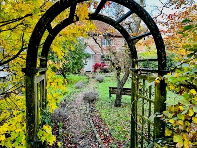 Front garden arch