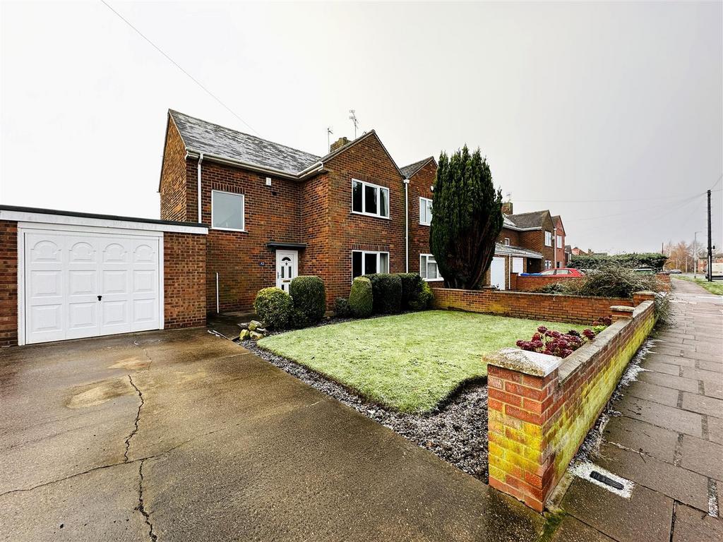 Woodland Avenue, Goole 3 bed semidetached house for sale £200,000