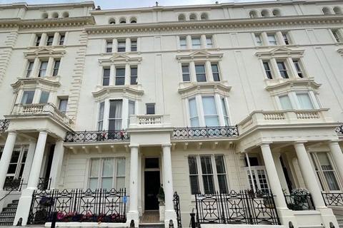 3 bedroom flat to rent - Palmeira Square, Hove, East Sussex, BN3 2JA