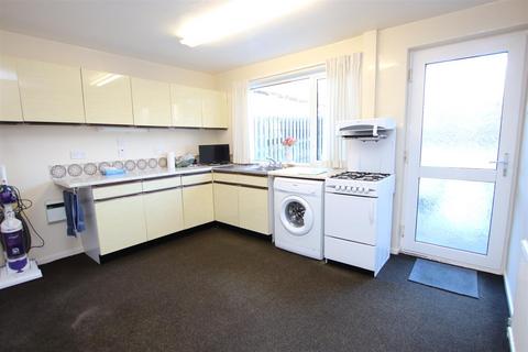 3 bedroom townhouse for sale - Thirlmere Grove, Baildon, Shipley