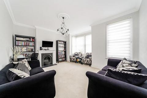 4 bedroom semi-detached house for sale, Chingford Avenue, London E4