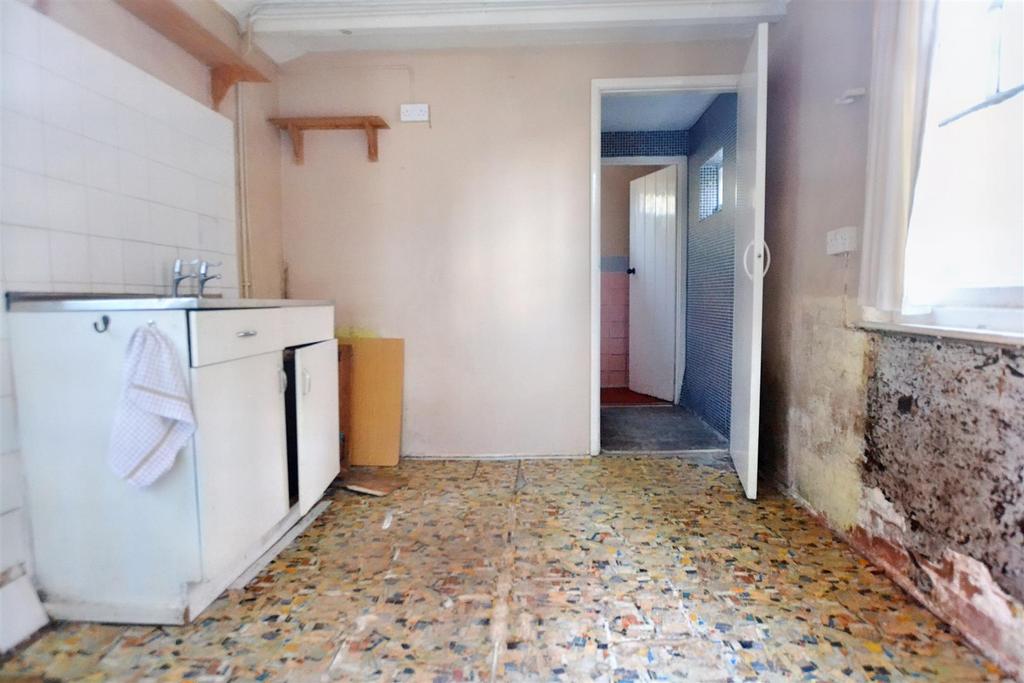 Oakfield Road, Aylsham, Norwich 3 bed semidetached house for sale £