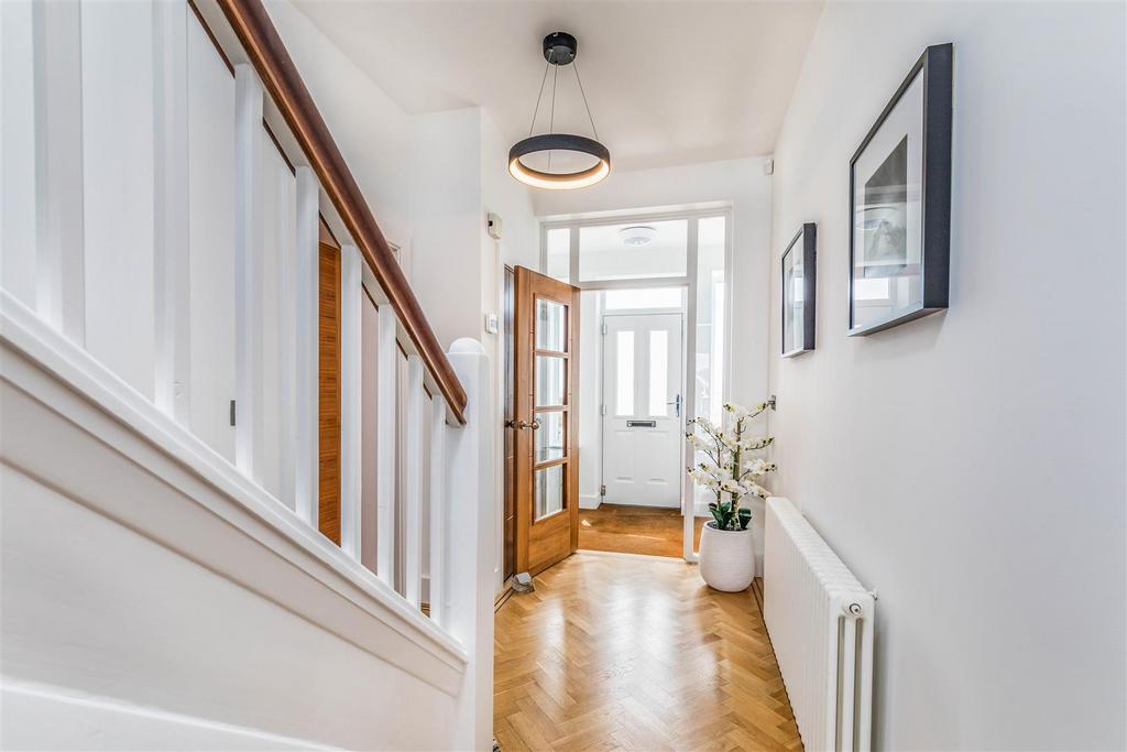 127 Southbourne Overcliff Drive-Small-Portico Marke