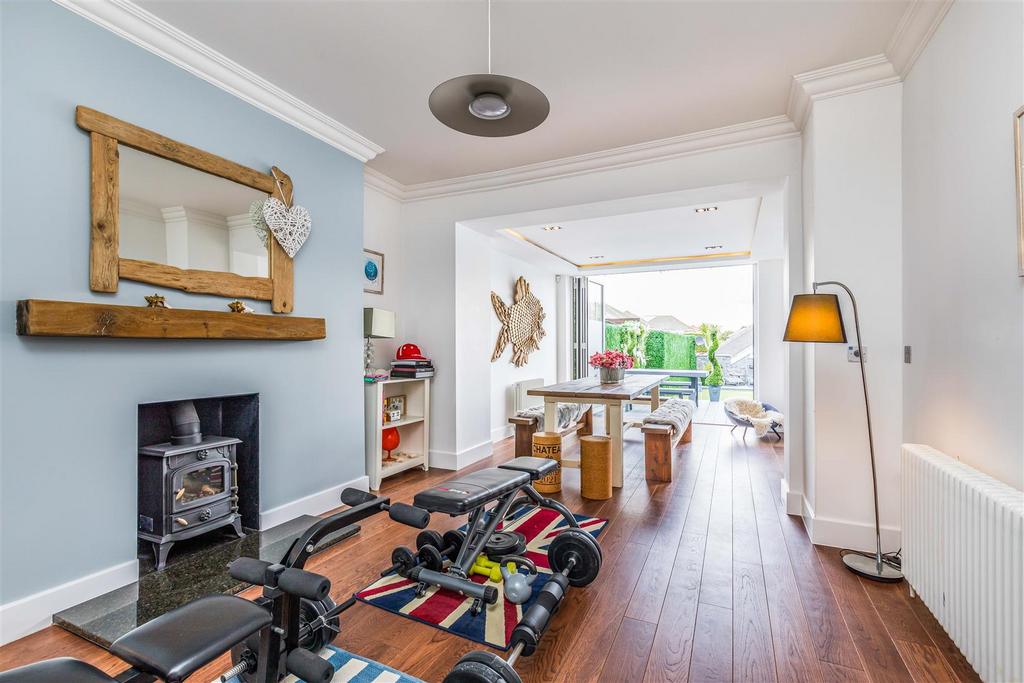 127 Southbourne Overcliff Drive-Small-Portico Marke