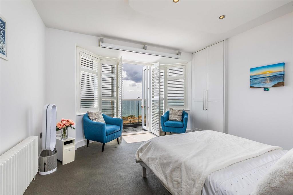 127 Southbourne Overcliff Drive-Small-Portico Marke