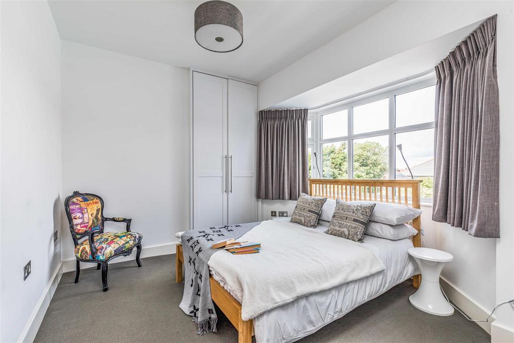 127 Southbourne Overcliff Drive-Small-Portico Marke