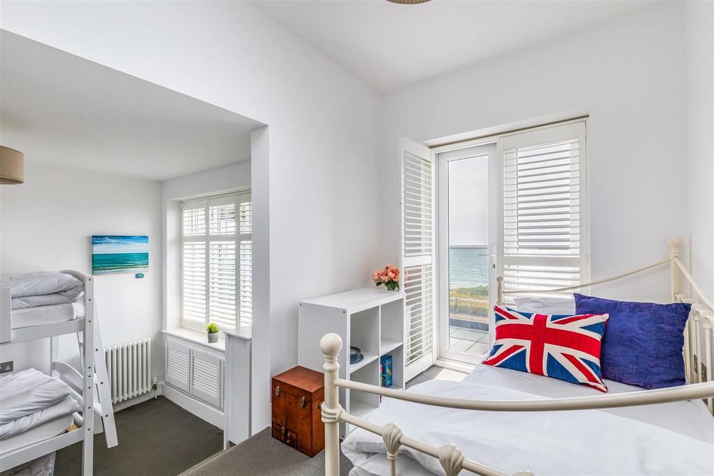 127 Southbourne Overcliff Drive-Small-Portico Marke