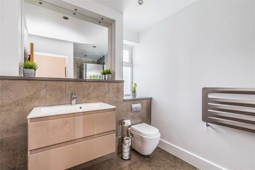 127 Southbourne Overcliff Drive-Small-Portico Marke
