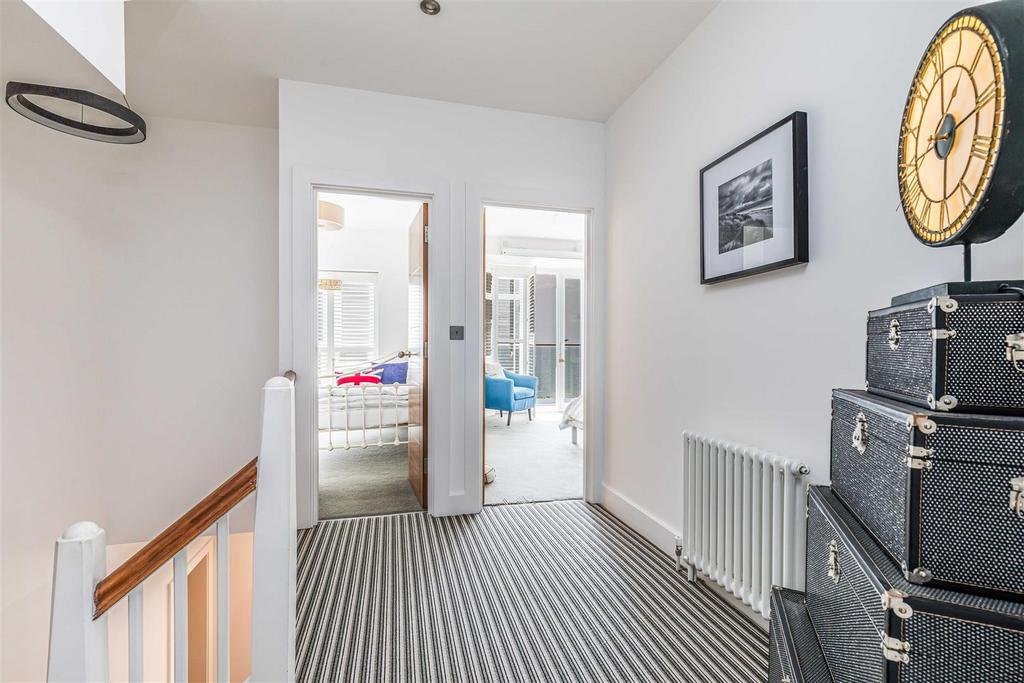 127 Southbourne Overcliff Drive-Small-Portico Marke