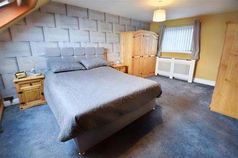 3 bedroom flat for sale, Cardigan