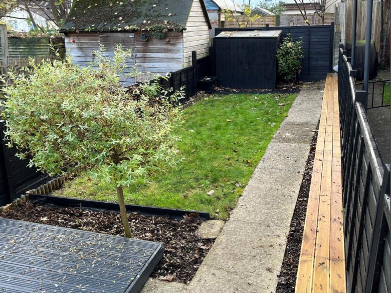 Castle Street, Greenhithe, DA9 2 bed house to rent £1,400 pcm (£323 pw)