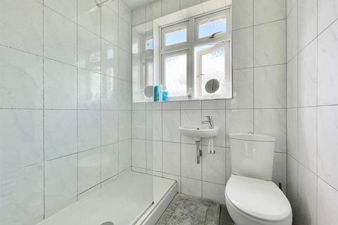 Louisville High Street, Farningham, Dartford, DA4 0DE