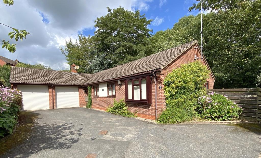 9 Nunwell Road, Bromyard, HR7 4 bed detached bungalow for sale £345,000