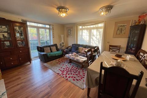 2 bedroom flat for sale, Lady Aylesford Avenue, Stanmore, HA7
