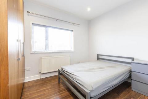 5 bedroom terraced house to rent, NW10
