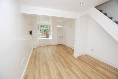 2 bedroom terraced house to rent, HEATH ROAD