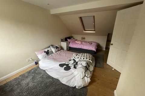2 bedroom detached bungalow to rent, Beverley Gardens, Wembley HA9
