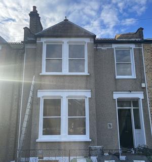 3 bedroom terraced house to rent - Phoebeth Road, London SE4