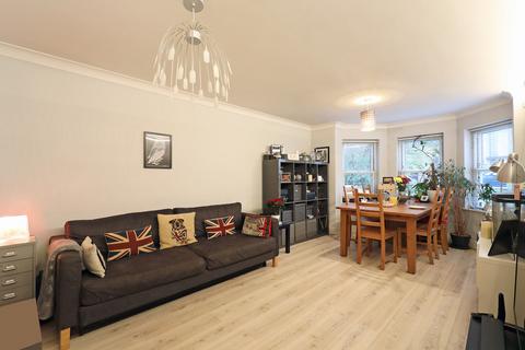 2 bedroom apartment to rent, Grove Road, Surbiton