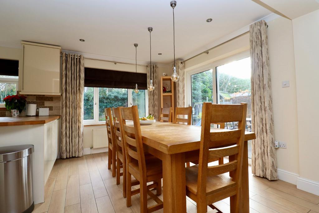 Middle Deal Road, Deal, CT14 9RJ 4 bed detached house for sale £610,000