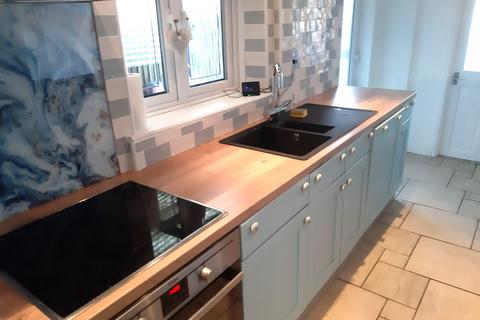 3 bedroom semi-detached house to rent - Royal Meadow Drive, Atherstone, CV9