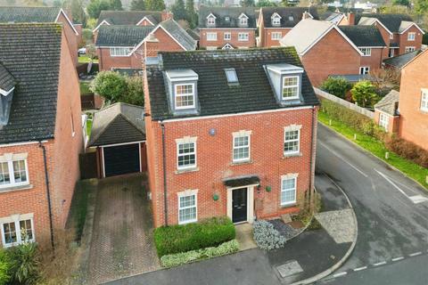 4 bedroom detached house for sale, Brittain Lane, Warwick