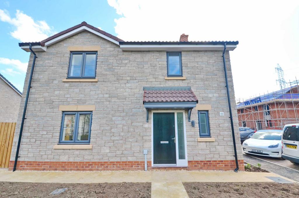 Shrub Leaze, Brooklands Park, Stoke Gifford 4 bed end of terrace house
