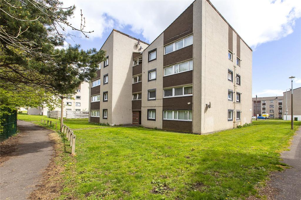 Calder Gardens, Sighthill, Edinburgh... 2 bed flat - £1,060 pcm (£245 pw)
