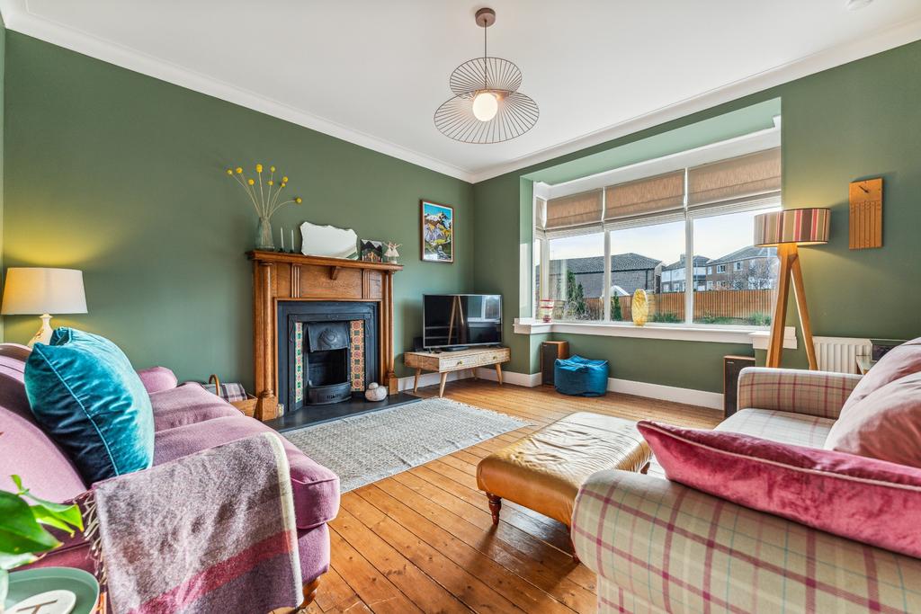 Dorian Drive, Clarkston, East Renfrewshire, G76 7NS 3 bed detached