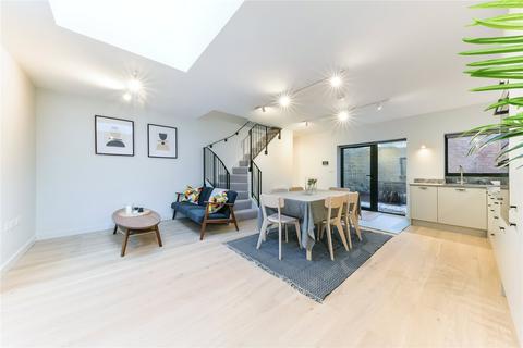 3 bedroom house to rent - Marischal Road, London, SE13