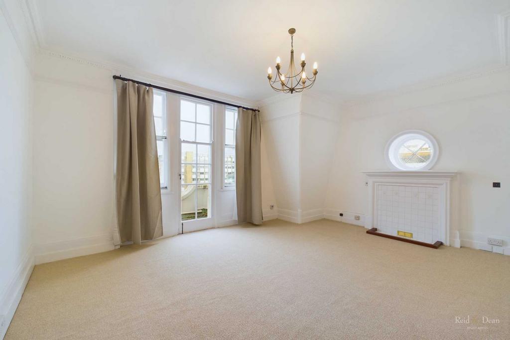 Hartington Place, Eastbourne 4 bed apartment for sale £350,000