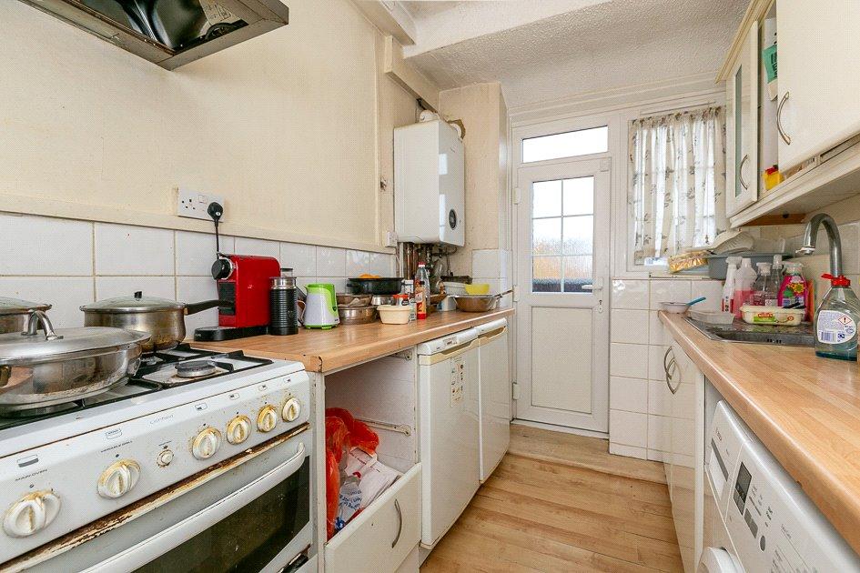 Gilton Road, LONDON, SE6 2 bed apartment - £235,000