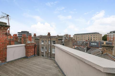 3 bedroom flat for sale, Buer Road, London, SW6.