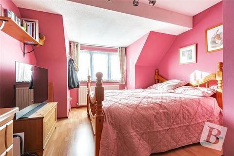 3 Willow Way, Romford, RM3 0HE