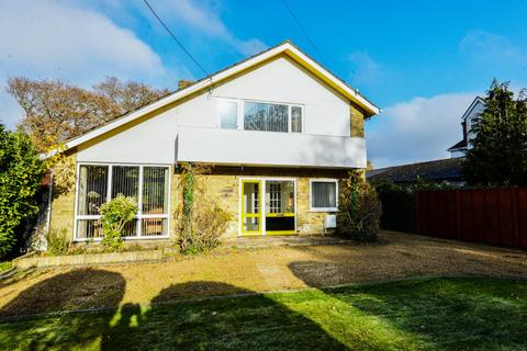 3 bedroom detached house for sale - Lymington Road, New Milton, Hampshire, BH25