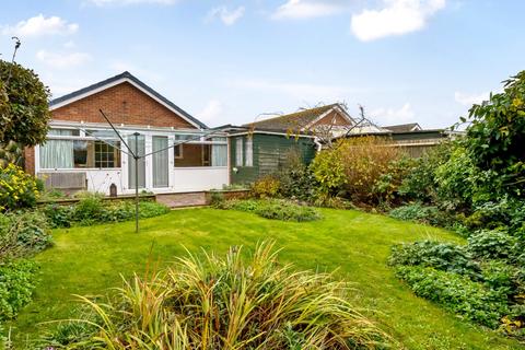 2 bedroom detached bungalow for sale, The Horseshoe, Selsey, PO20