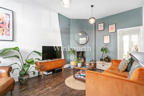 2 bedroom terraced house to rent - Russell Road, London, N13