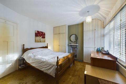 4 bedroom semi-detached house for sale - Stratford Way, Boxmoor