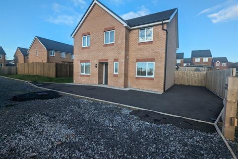4 bedroom detached house for sale, Clos Coed Derwy, Penygroes, Llanelli, SA14