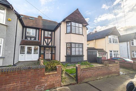 4 bedroom semi-detached house for sale, Victoria Road, Southend-on-sea, SS1